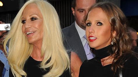 figlia donatella versace rinuncia|Allegra nell'azienda di Gianni, Daniel rock star: chi sono i figli di .